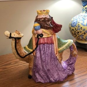 Christmas Teapot Wise Man on Camel 9” x 9”